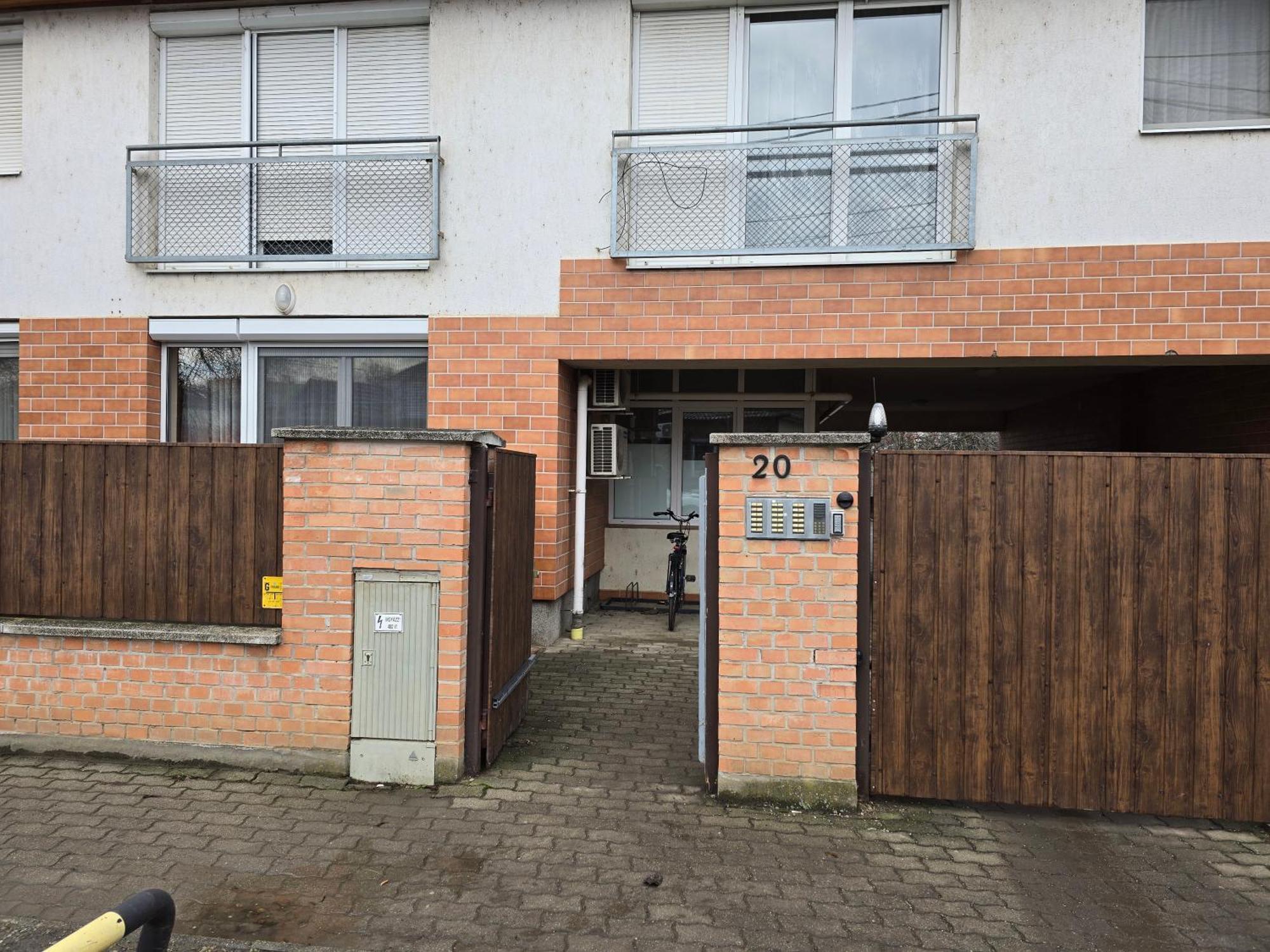 Apartman-Romance Hajdúszoboszló Buitenkant foto